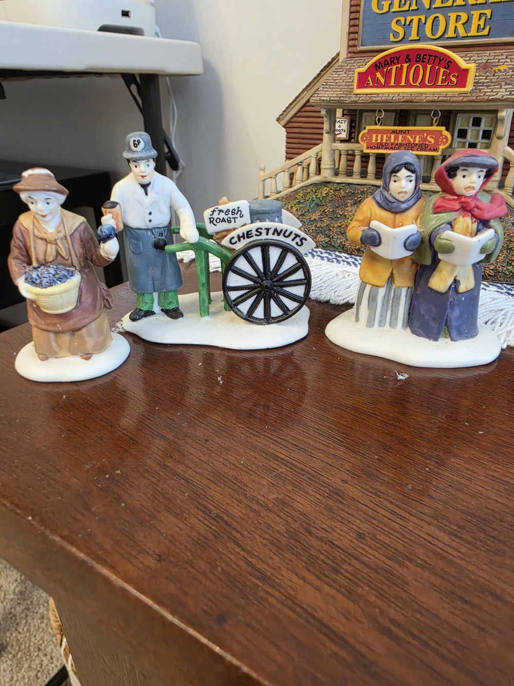 Department 56 Heritage Village Set Of 3 5580-8 1989 Retired Figures